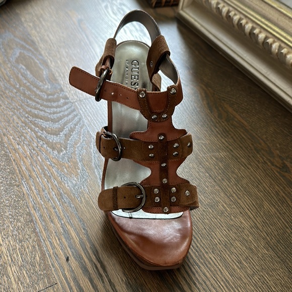Guess platforms - Picture 2 of 7